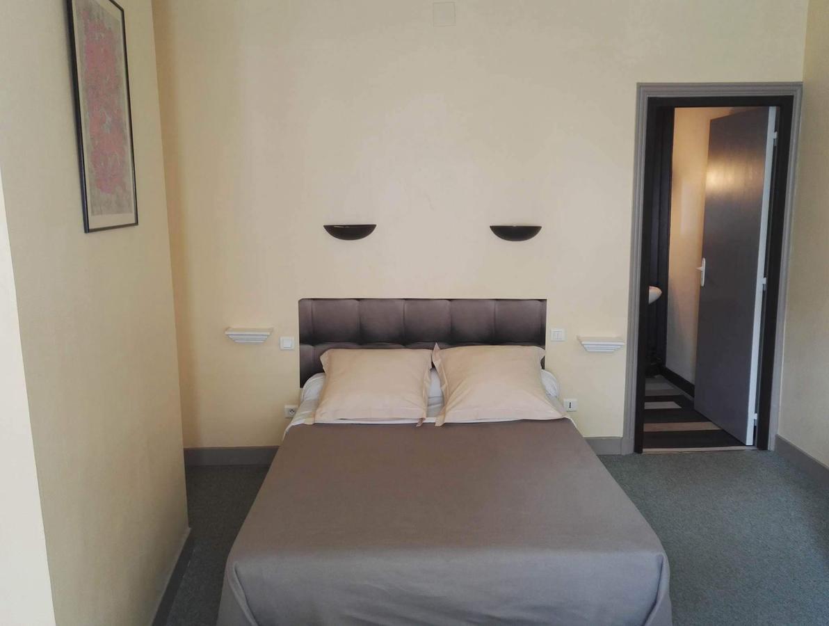 Hotel Du Square Riom Esterno foto